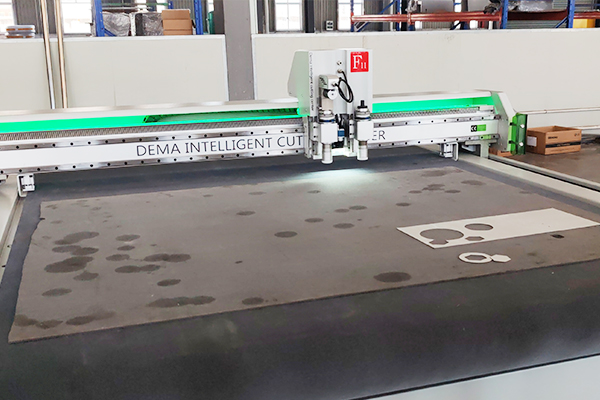 得馬高速裁切機(jī)